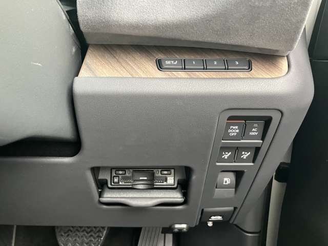 レクサス ＬＭ５００ｈ ５００Ｈ バージョンＬ ４ＷＤ R6年 (近畿) 99
