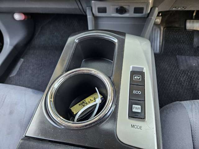 トヨタ プリウスΑ １．８ Ｇ H23年 (中国) 99