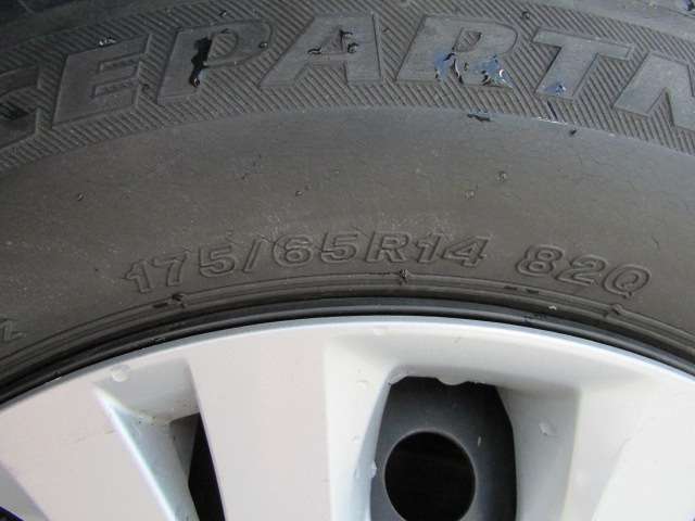 ホンダ フィット １．３ シーズ ファインスタイル H25年 (関東) 99