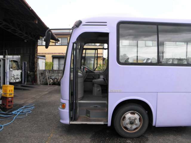 日野自動車 リエッセ ２８人乗マイクロバスハイルーフ H13年 (関東) 99