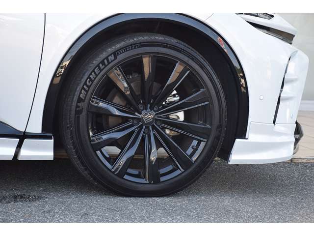 トヨタ クラウン　スポーツ　ハイブリッド ２．５ Ｚ Ｅ－ＦＯＵＲ ４ＷＤ R6年 (近畿) 99