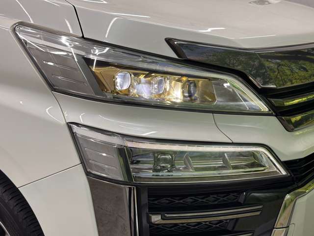 トヨタ ヴェルファイア　ハイブリッド ハイブリッド ２．５ Ｚ ゴールデンアイズＩＩＩ Ｅ－ＦＯＵＲ ４ＷＤ R4年 (近畿) 99