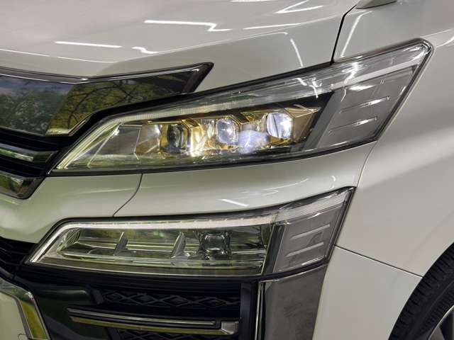 トヨタ ヴェルファイア　ハイブリッド ハイブリッド ２．５ Ｚ ゴールデンアイズＩＩＩ Ｅ－ＦＯＵＲ ４ＷＤ R4年 (近畿) 99