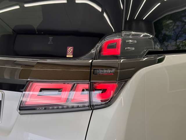トヨタ ヴェルファイア　ハイブリッド ハイブリッド ２．５ Ｚ ゴールデンアイズＩＩＩ Ｅ－ＦＯＵＲ ４ＷＤ R4年 (近畿) 99