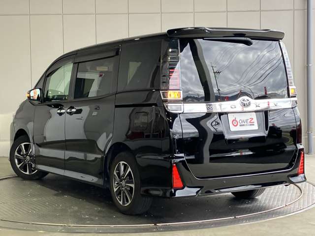 トヨタ ヴォクシー ２．０ ＺＳ 煌ＩＩＩ R3年 (近畿) 99