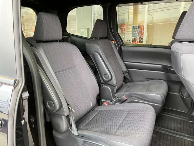 トヨタ ヴォクシー １．８ ハイブリッド Ｓ－Ｇ R4年 (近畿) 99