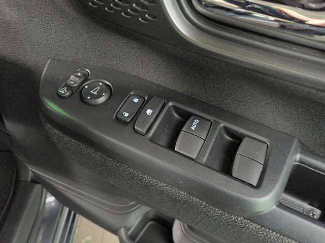 ホンダ Ｎ　ＢＯＸ カスタム ６６０ R6年 (近畿) 99