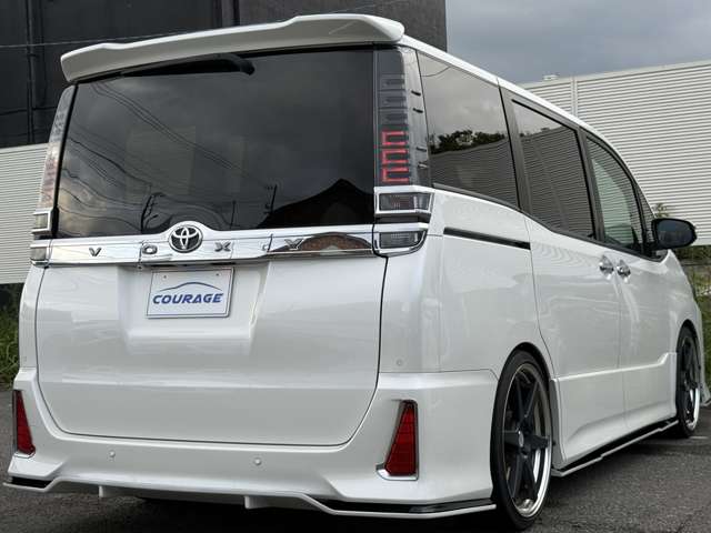 トヨタ ヴォクシー ２．０ ＺＳ 煌ＩＩ R1年 (関東) 99