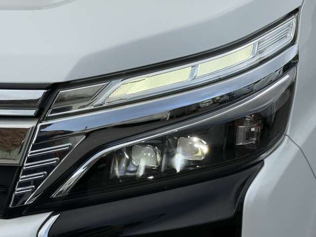 トヨタ ヴォクシー ２．０ ＺＳ 煌ＩＩ R1年 (関東) 99