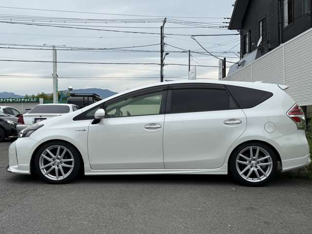 トヨタ プリウスΑ １．８ Ｓ チューン ブラックＩＩ H28年 (関東) 99