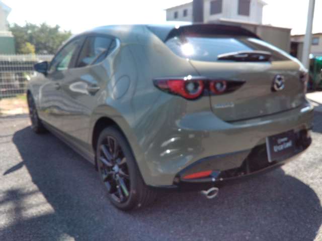 マツダ ＭＡＺＤＡ３　ファストバック ２．０ ２０Ｓ レトロスポーツエディション R7年 (関東) 99