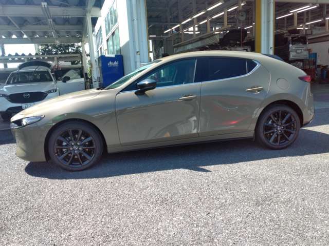 マツダ ＭＡＺＤＡ３　ファストバック ２．０ ２０Ｓ レトロスポーツエディション R7年 (関東) 99