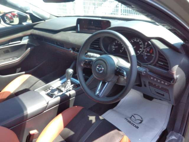 マツダ ＭＡＺＤＡ３　ファストバック ２．０ ２０Ｓ レトロスポーツエディション R7年 (関東) 99
