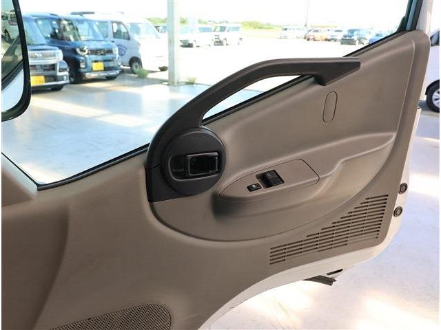 三菱フソウ キャンターガッツ ３．０ 超低床 ＤＸ ディーゼルターボ H27年 (東海) 99
