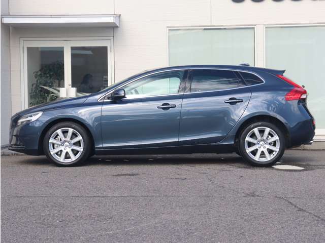 ボルボ Ｖ４０ Ｔ３　インスクリプション H29年 (東海) 99