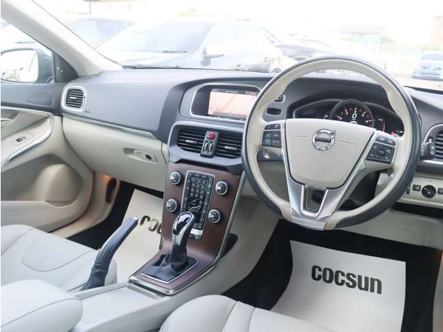 ボルボ Ｖ４０ Ｔ３　インスクリプション H29年 (東海) 99