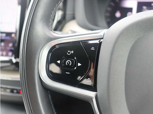 ボルボ ＸＣ６０ Ｂ５ ＡＷＤ インスクリプション ４ＷＤ R3年 (東海) 99