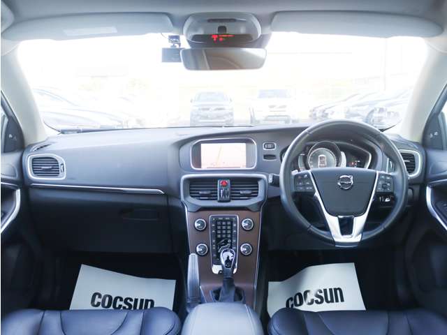 ボルボ Ｖ４０ Ｔ３　クラシックエディション R1年 (東海) 99