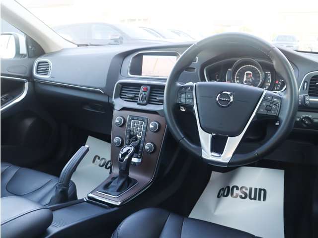 ボルボ Ｖ４０ Ｔ３　クラシックエディション R1年 (東海) 99