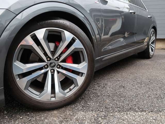 アウディ Ｑ８ ５５ ＴＦＳＩ クワトロ Ｓライン ４ＷＤ R3年 (関東) 99