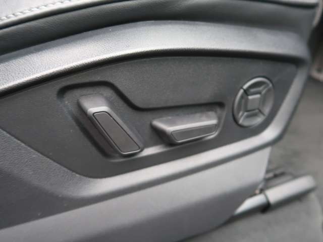 アウディ Ｑ８ ５５ ＴＦＳＩ クワトロ Ｓライン ４ＷＤ R3年 (関東) 99