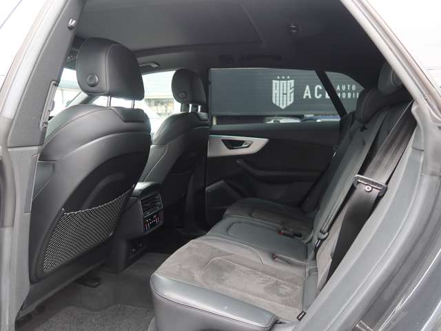アウディ Ｑ８ ５５ ＴＦＳＩ クワトロ Ｓライン ４ＷＤ R3年 (関東) 99