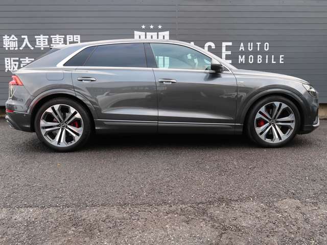 アウディ Ｑ８ ５５ ＴＦＳＩ クワトロ Ｓライン ４ＷＤ R3年 (関東) 99