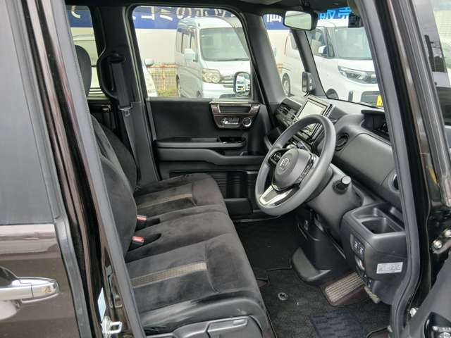 ホンダ Ｎ　ＢＯＸ カスタム ６６０ Ｇ Ｌ ホンダセンシング ４ＷＤ H29年 () 99