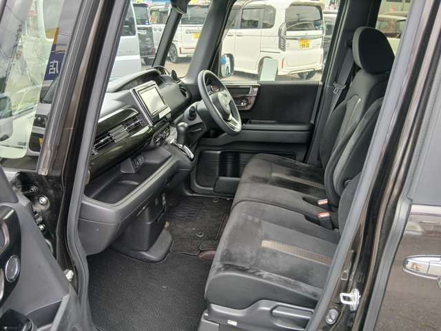 ホンダ Ｎ　ＢＯＸ カスタム ６６０ Ｇ Ｌ ホンダセンシング ４ＷＤ H29年 () 99