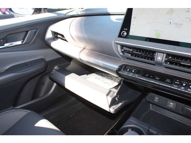 トヨタ プリウス ２．０ Ｚ R5年 (関東) 99