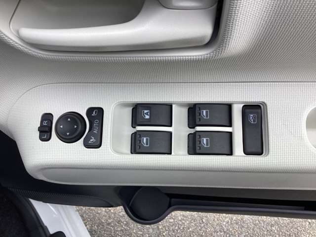 ダイハツ ムーヴ　キャンバス ６６０ ストライプス Ｘ R8年 (近畿) 99
