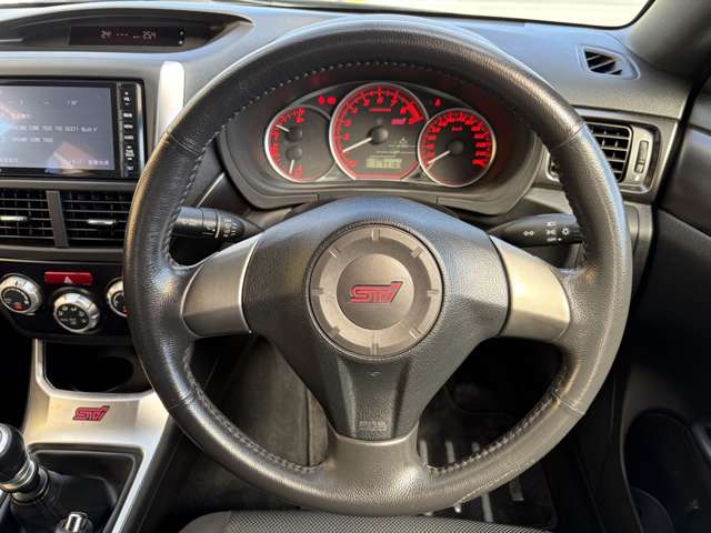 スバル インプレッサ ２．０ ＷＲＸ スペックＣ １８インチタイヤ仕様 ４ＷＤ H25年 (近畿) 99