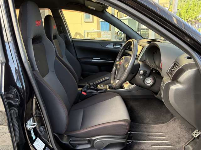 スバル インプレッサ ２．０ ＷＲＸ スペックＣ １８インチタイヤ仕様 ４ＷＤ H25年 (近畿) 99