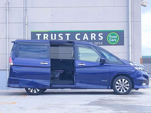 日産 セレナ ２．０ ハイウェイスター H29年 (近畿) 99