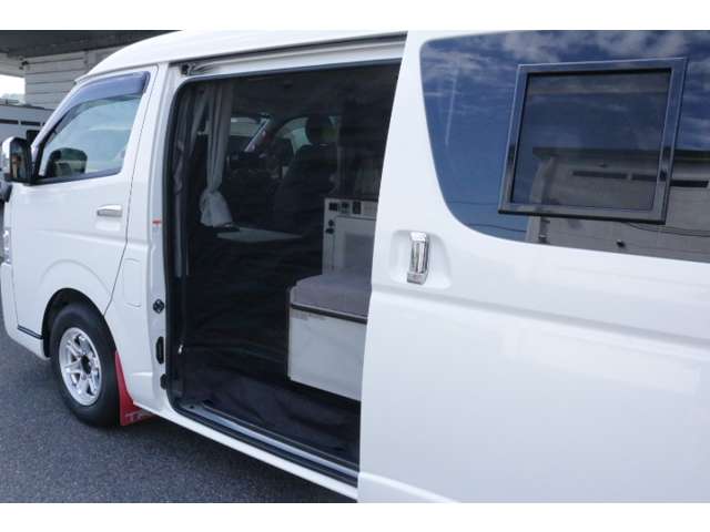 トヨタ ハイエースバン リラックスワゴン R4年 (中国) 99