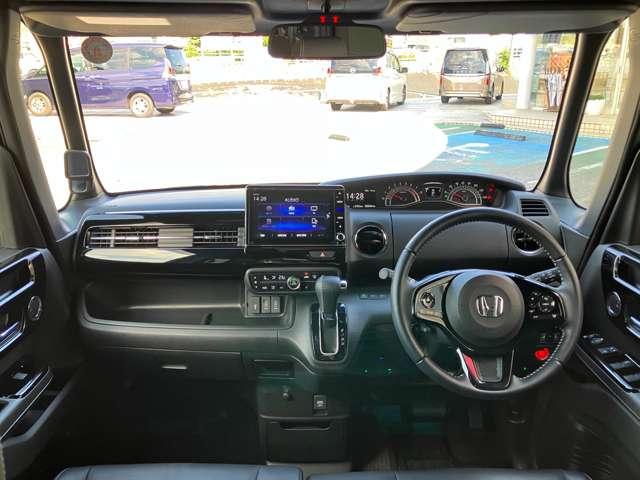 ホンダ Ｎ　ＢＯＸ カスタム ６６０ Ｌ ターボ R3年 (中国) 99