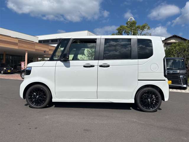 ホンダ Ｎ　ＢＯＸ カスタム ６６０ ターボ ブラック スタイル R8年 (九州・沖縄) 99