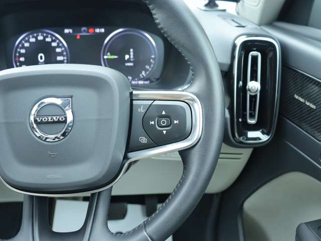 ボルボ ＸＣ４０ リチャージ　プラグインハイブリッド　Ｔ５　インスクリプション R2年 (関東) 99