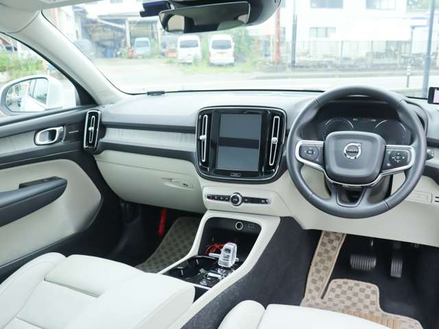 ボルボ ＸＣ４０ リチャージ　プラグインハイブリッド　Ｔ５　インスクリプション R2年 (関東) 99