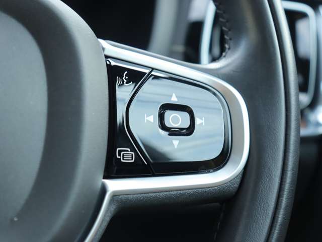 ボルボ Ｖ６０ リチャージ プラグイン ハイブリッド Ｔ６ ＡＷＤ インスクリプション R3年 (関東) 99