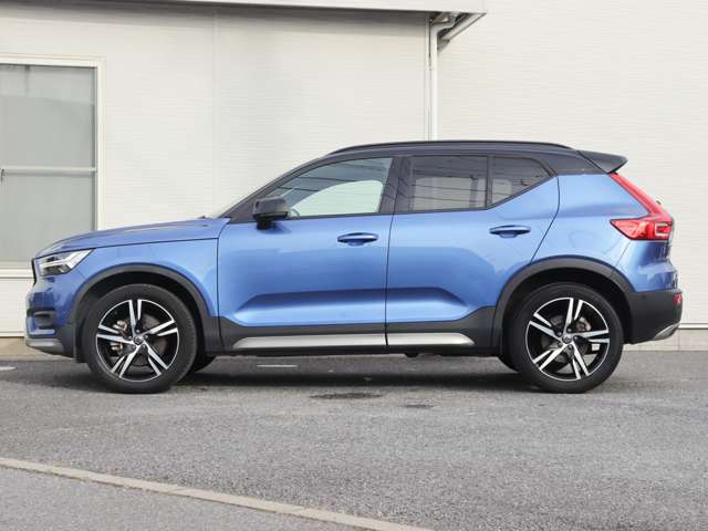 ボルボ ＸＣ４０ Ｔ４ ＡＷＤ Ｒデザイン ４ＷＤ R1年 (関東) 99