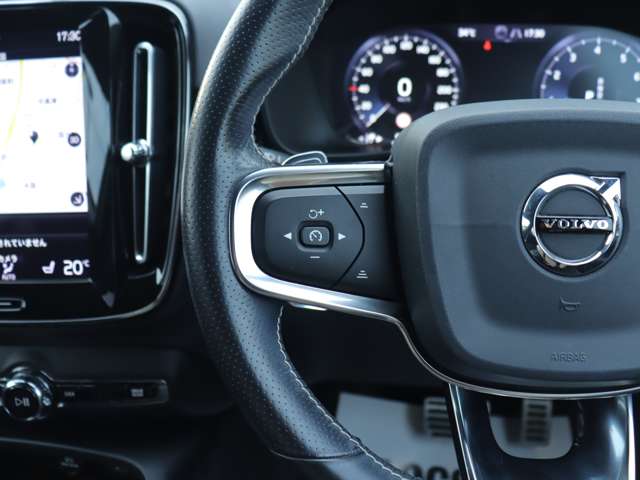 ボルボ ＸＣ４０ Ｔ４ ＡＷＤ Ｒデザイン ４ＷＤ R1年 (関東) 99