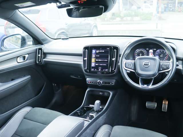 ボルボ ＸＣ４０ Ｔ４ ＡＷＤ Ｒデザイン ４ＷＤ R1年 (関東) 99
