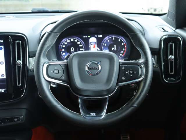 ボルボ ＸＣ４０ Ｔ５ ＡＷＤ Ｒデザイン ４ＷＤ H30年 (関東) 99