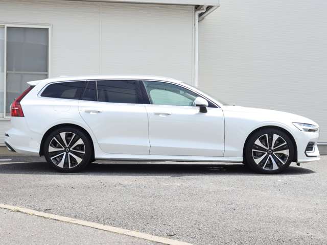 ボルボ Ｖ６０ リチャージ プラグイン ハイブリッド Ｔ６ ＡＷＤ インスクリプション R3年 (関東) 99