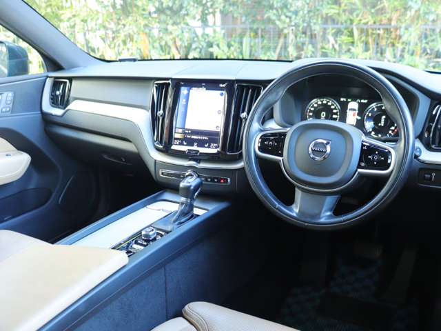 ボルボ ＸＣ６０ Ｔ５ ＡＷＤ インスクリプション ４ＷＤ H30年 (関東) 99