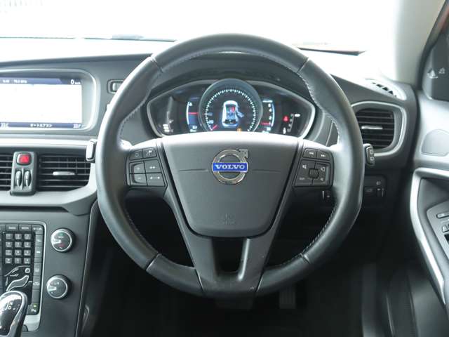 ボルボ Ｖ４０ Ｔ４ H25年 (関東) 99