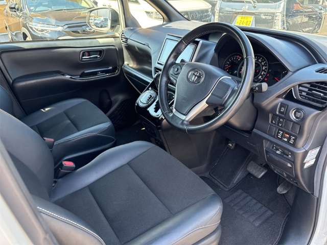 トヨタ ノア ２．０ ＳＩ ＷＸＢ H30年 (近畿) 99