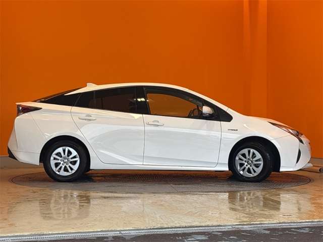 トヨタ プリウス １．８ Ｓ H28年 (近畿) 99