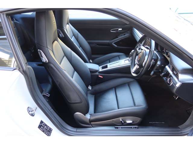 ポルシェ ９１１ カレラ４ ＰＤＫ H29年 (関東) 99